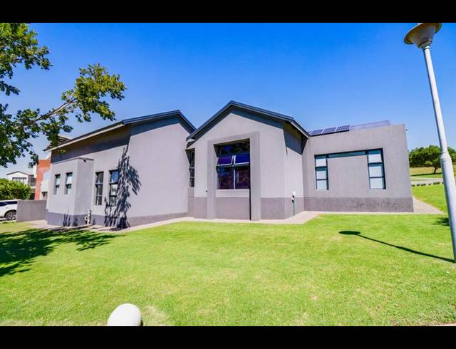 4 BEDROOM HOUSE FOR SALE IN COPPERLEAF ESTATE
